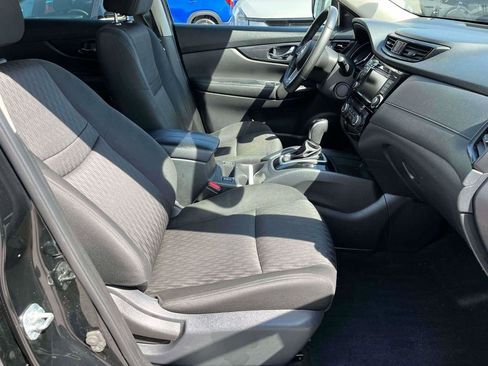Used 2020 Nissan Rogue SV FWD image 12