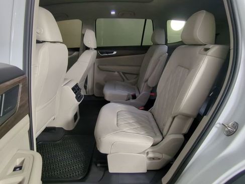 Used 2024 Volkswagen Atlas SEL Premium R-Line AWD/4WD image 20