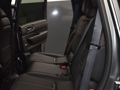 New 2026 Nissan Armada SL image 19