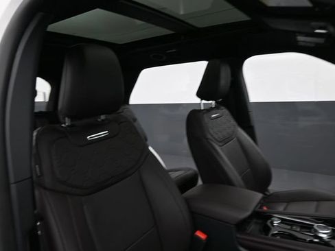 Certified 2025 Ford Explorer Platinum w/ Ultimate Package AWD/4WD image 34