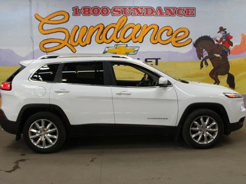 Used 2016 Jeep Cherokee Limited w/ Luxury Group AWD/4WD image 1