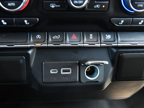 Used 2022 Chevrolet Silverado 1500 LT RWD image 24
