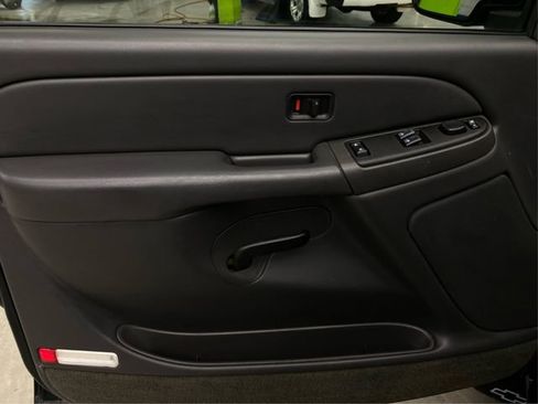 Used 2004 Chevrolet Silverado 1500 4x4 Regular Cab w/ Light Duty Power Package image 22