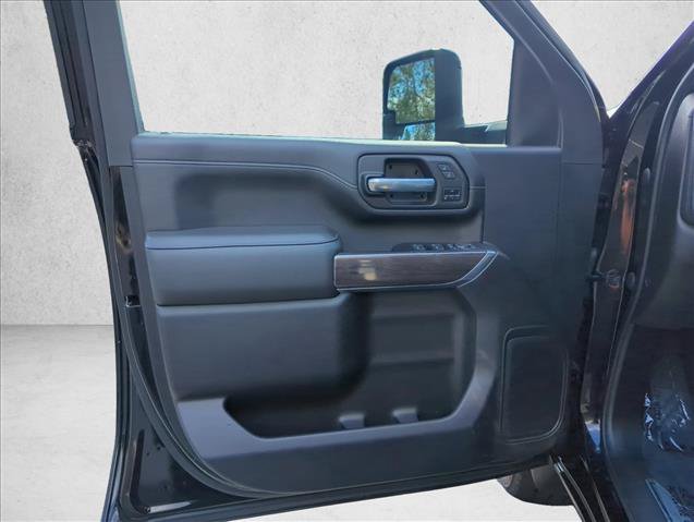 Used 2022 Chevrolet Silverado 2500 LTZ w/ LTZ Plus Package AWD/4WD image 16