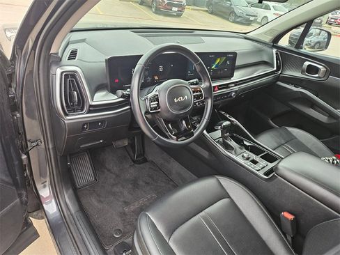 Used 2024 Kia Sorento S image 13