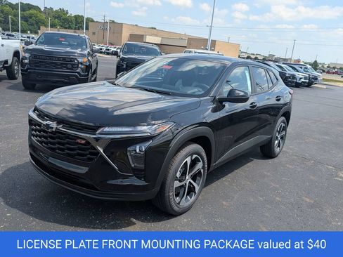 New 2026 Chevrolet Trax RS FWD image 3