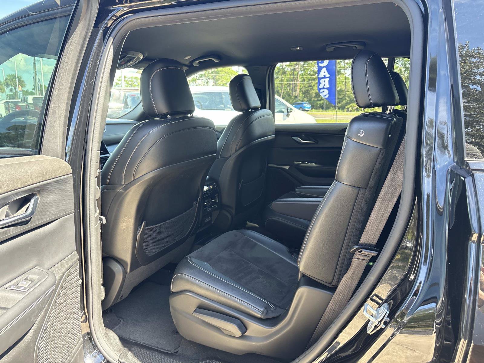 Certified 2024 Jeep Grand Cherokee L Laredo RWD image 16