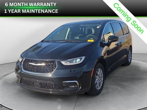 Used 2024 Chrysler Pacifica Touring-L FWD image 1