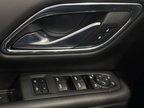 Used 2023 Chevrolet Suburban Z71 w/ Luxury Package image 21