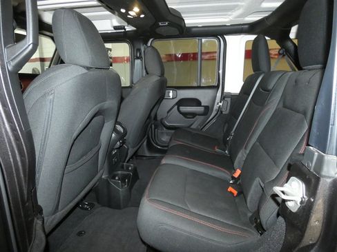 Used 2023 Jeep Wrangler Unlimited Rubicon image 24