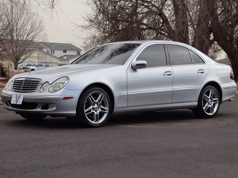 Used 2005 Mercedes-Benz E 500 4MATIC image 11