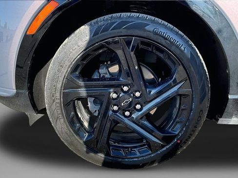 Certified 2024 Chevrolet Equinox EV RS FWD image 9