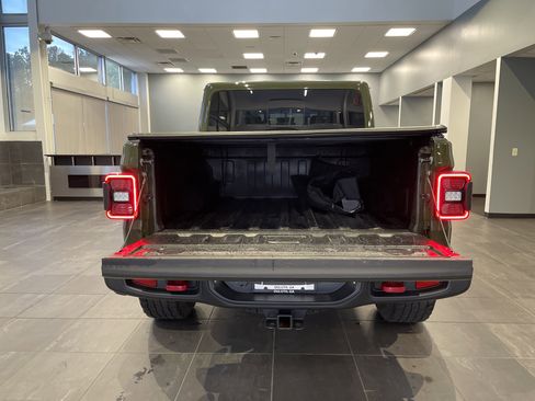 Used 2022 Jeep Gladiator Rubicon w/ LED Lighting Group image 32
