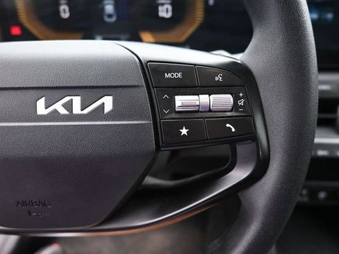 Used 2025 Kia K4 FWD image 27