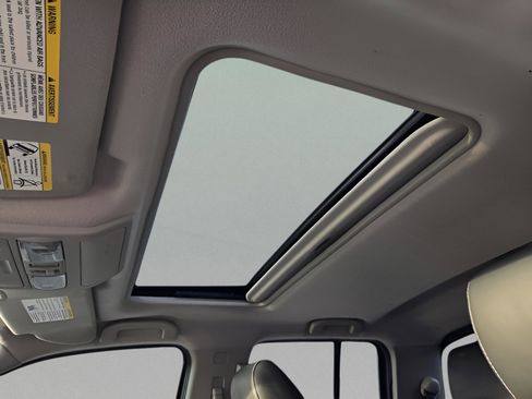 Used 2021 Nissan Frontier PRO-4X w/ Pro-4x Utility Package image 13