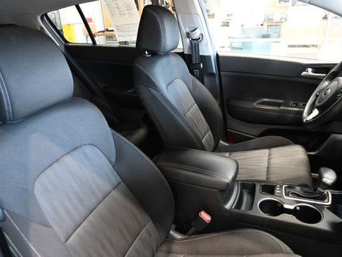 Used 2019 Kia Sportage LX AWD/4WD image 8