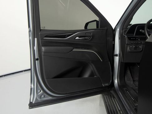 Used 2023 Cadillac Escalade V AWD/4WD image 10