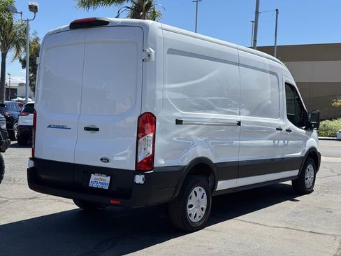 Used 2023 Ford E-Transit Medium Roof image 11