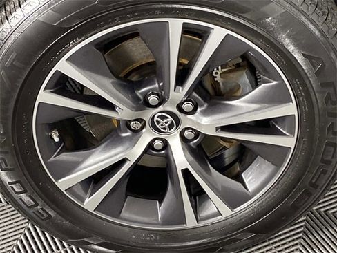 Used 2018 Toyota Highlander Plus image 30