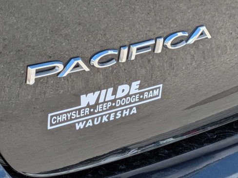 Certified 2020 Chrysler Pacifica Limited w/ Advanced Safetytec Group FWD image 10