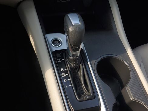 Used 2025 Nissan Altima 2.5 SV FWD image 28