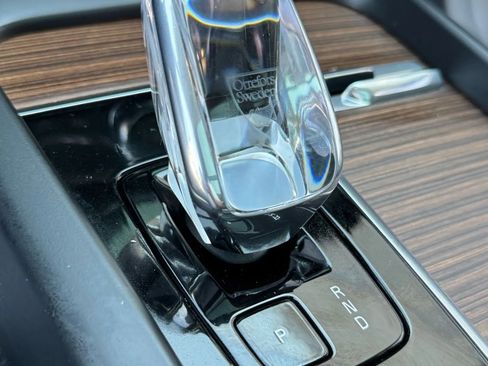 Used 2023 Volvo XC60 B5 Ultimate w/ Climate Package image 24