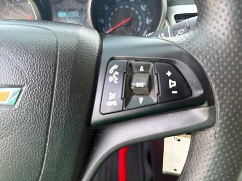 Used 2014 Chevrolet Cruze LS FWD image 16