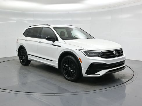 Used 2022 Volkswagen Tiguan SE R-Line FWD image 55