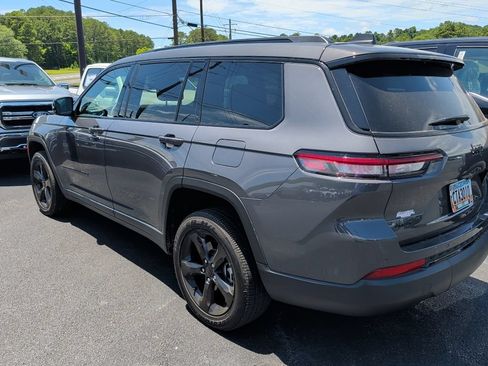 Used 2025 Jeep Grand Cherokee L Altitude AWD/4WD image 5