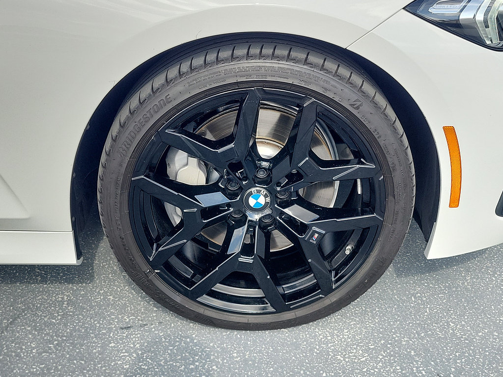 Used 2026 BMW 330i Sedan w/ M Sport Package RWD image 5