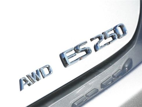 Used 2024 Lexus ES 250 w/ Premium Package image 13