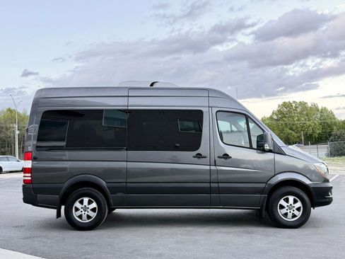 Used 2018 Mercedes-Benz Sprinter 2500 image 6