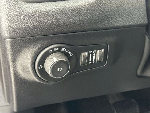 Used 2021 Jeep Compass Trailhawk AWD/4WD image 15