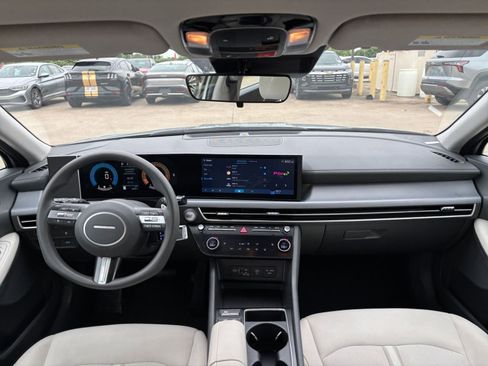Used 2025 Hyundai Sonata SEL FWD image 33