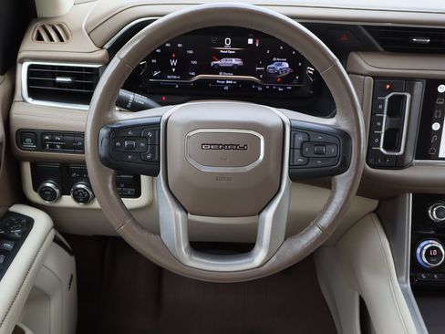 Certified 2022 GMC Yukon XL Denali w/ Denali Ultimate Package RWD image 14