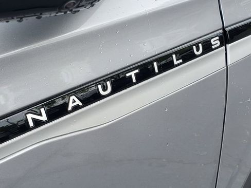 Certified 2024 Lincoln Nautilus Premier AWD/4WD image 6