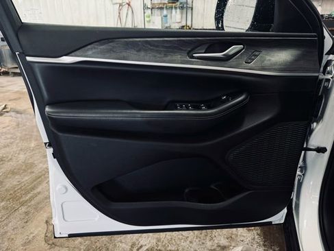 Used 2023 Jeep Grand Cherokee L Limited w/ Trailer Tow Group (B) image 13