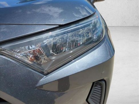 Used 2020 Toyota RAV4 LE FWD image 6