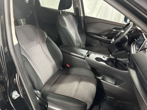 Used 2023 Nissan Rogue SV image 30