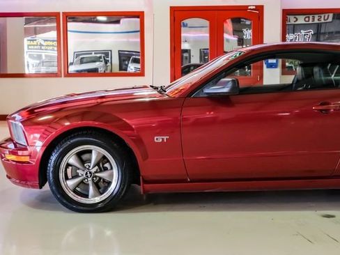 Used 2006 Ford Mustang GT image 11