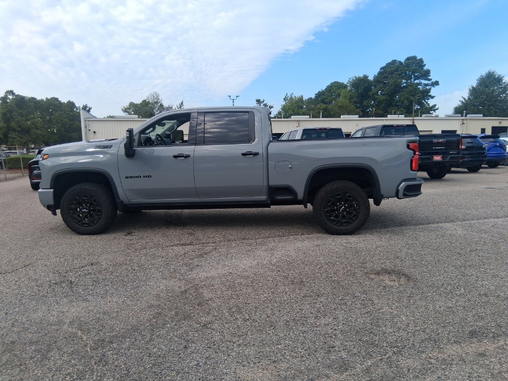 Used 2024 Chevrolet Silverado 2500 LTZ w/ LTZ Plus Package AWD/4WD image 8