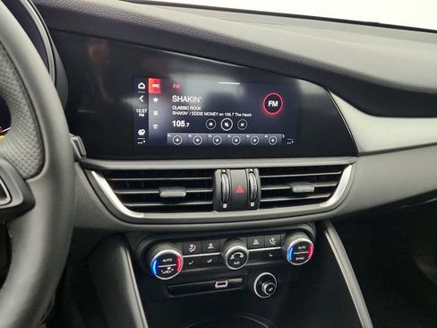 Used 2025 Alfa Romeo Giulia AWD w/ Veloce Package AWD image 18