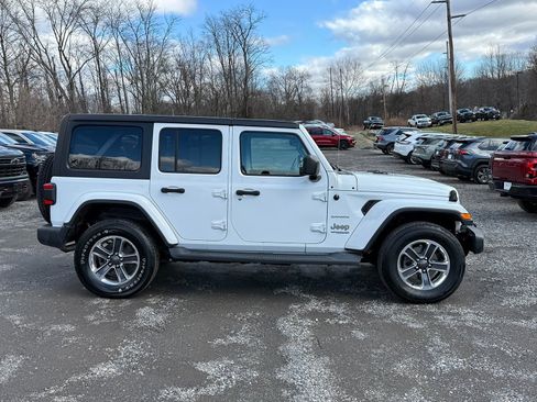 Used 2018 Jeep Wrangler Unlimited Sahara w/ Dual Top Group image 7