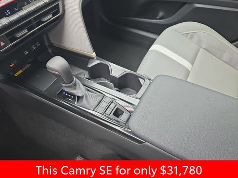 Used 2026 Toyota Camry SE FWD image 30