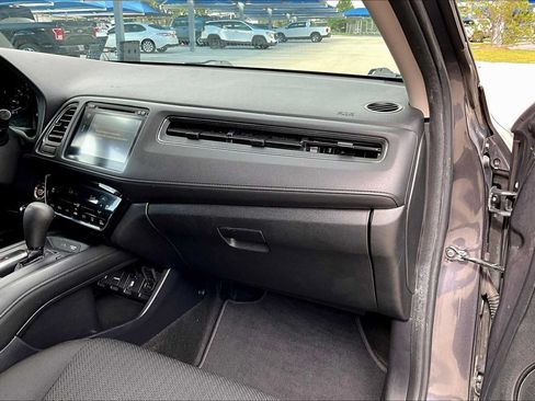 Used 2017 Honda HR-V EX image 18