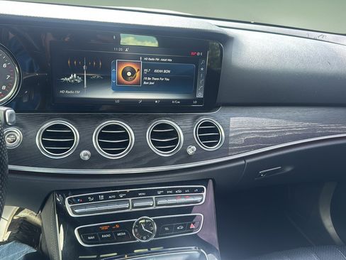 Used 2017 Mercedes-Benz E 300 4MATIC image 11