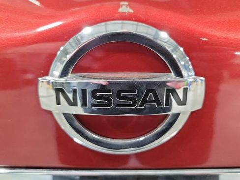 Used 2014 Nissan Pathfinder SV AWD/4WD image 17