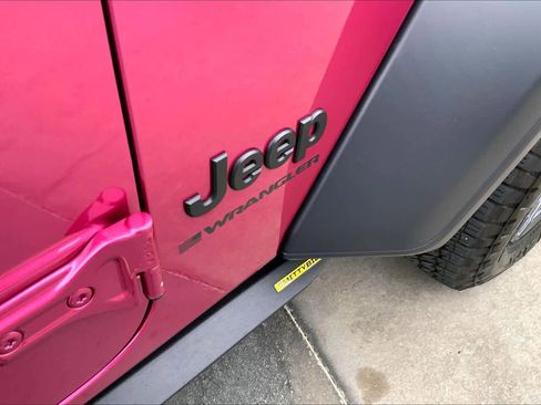 Used 2024 Jeep Wrangler Sport S image 28