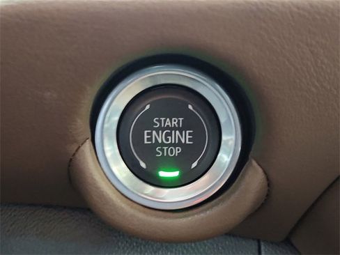 Used 2025 Chevrolet Tahoe High Country image 16