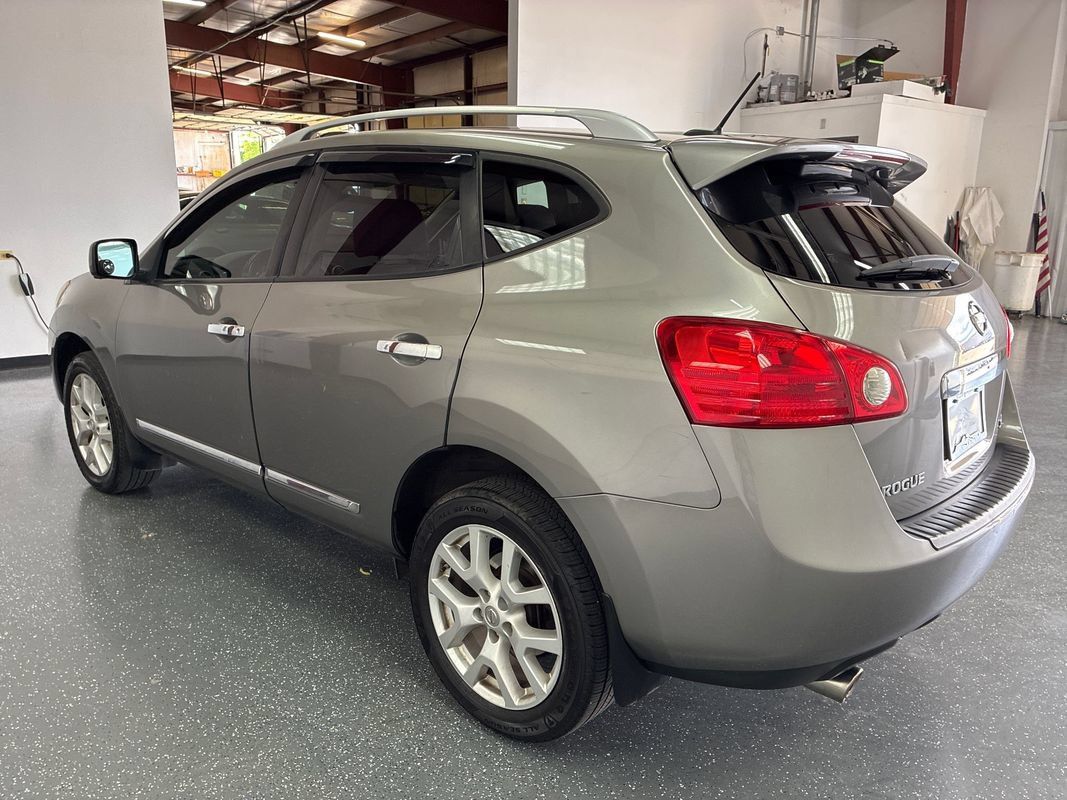 Used 2013 Nissan Rogue SL AWD/4WD image 6